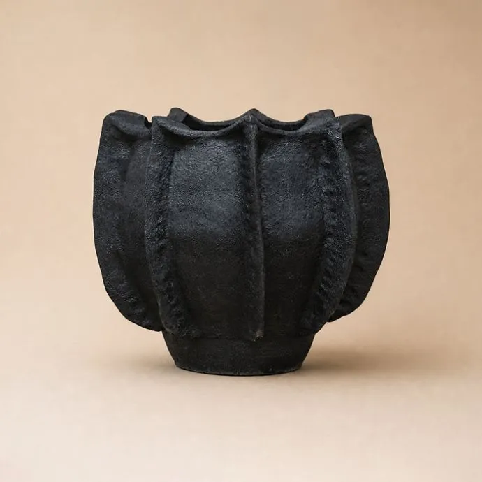 Kala Kamal Planter