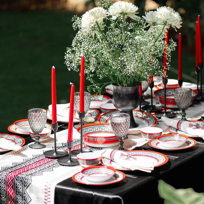 Threads of the Nilgiris 33 Pc Dinner Set