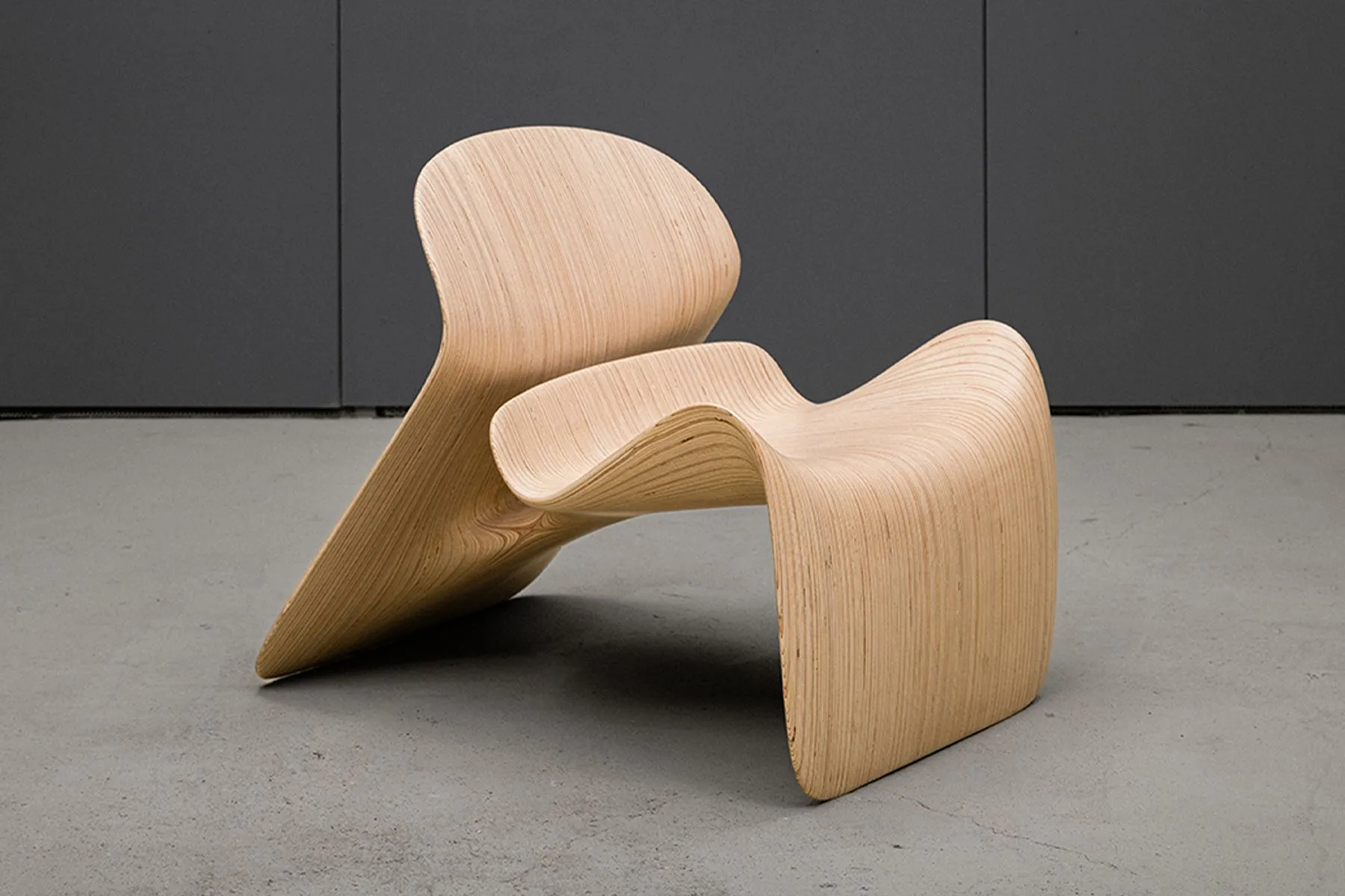 Loop Floating Chair | andblack | The House Of Things