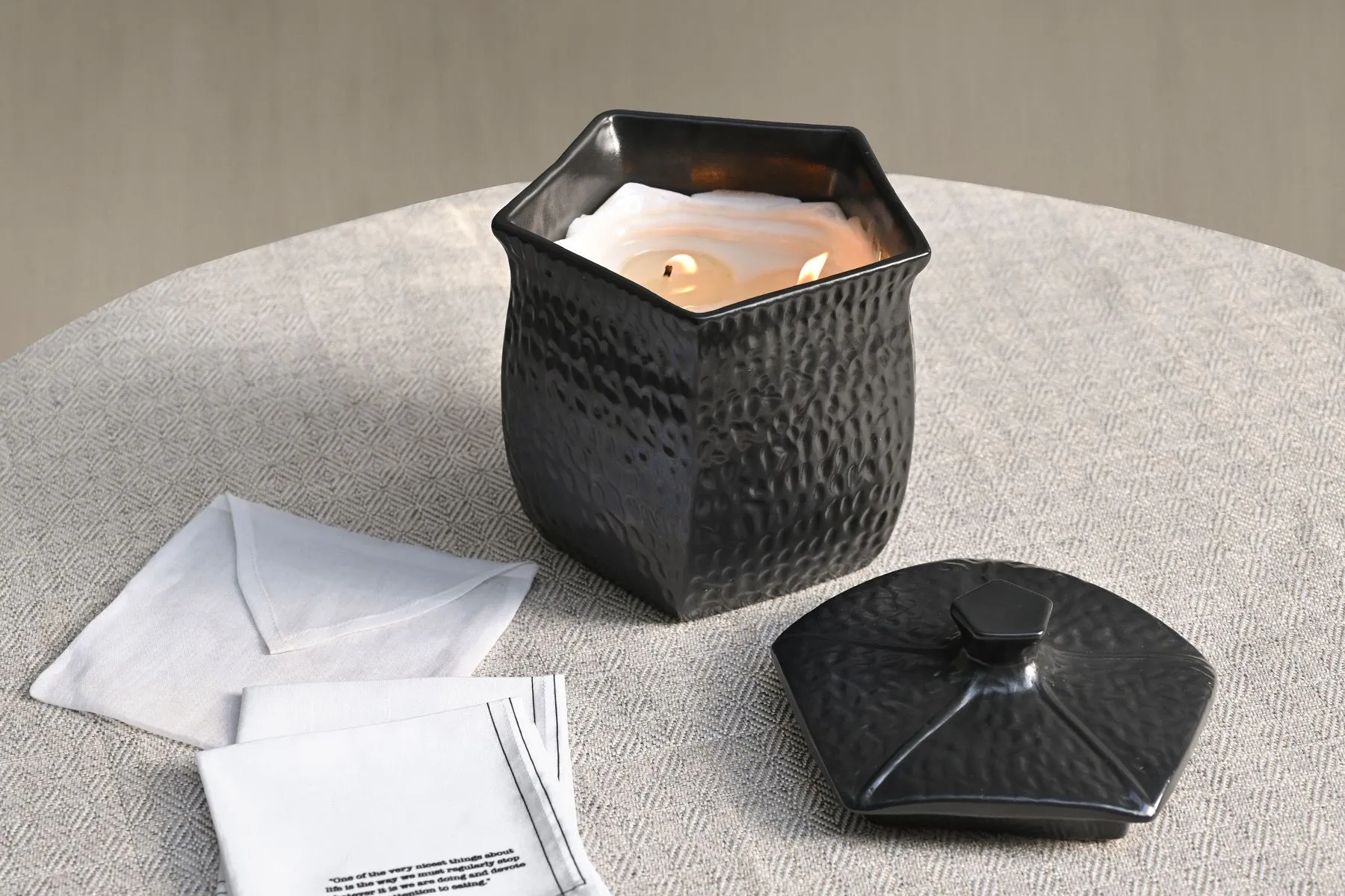 Rotasu Candle| The House of Thingss