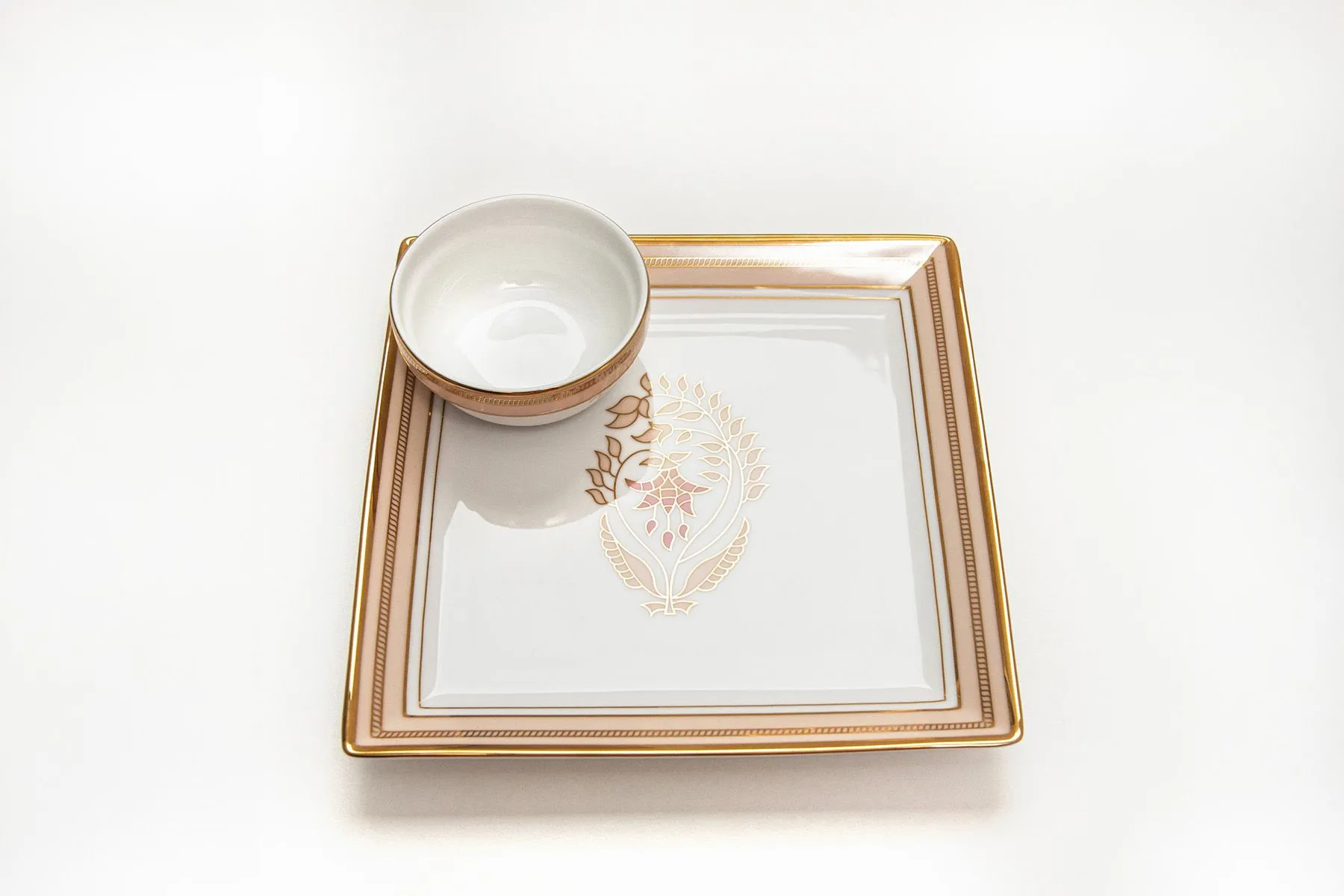 Blush of Fuchsia Chip and Dip Platter | The House of Things