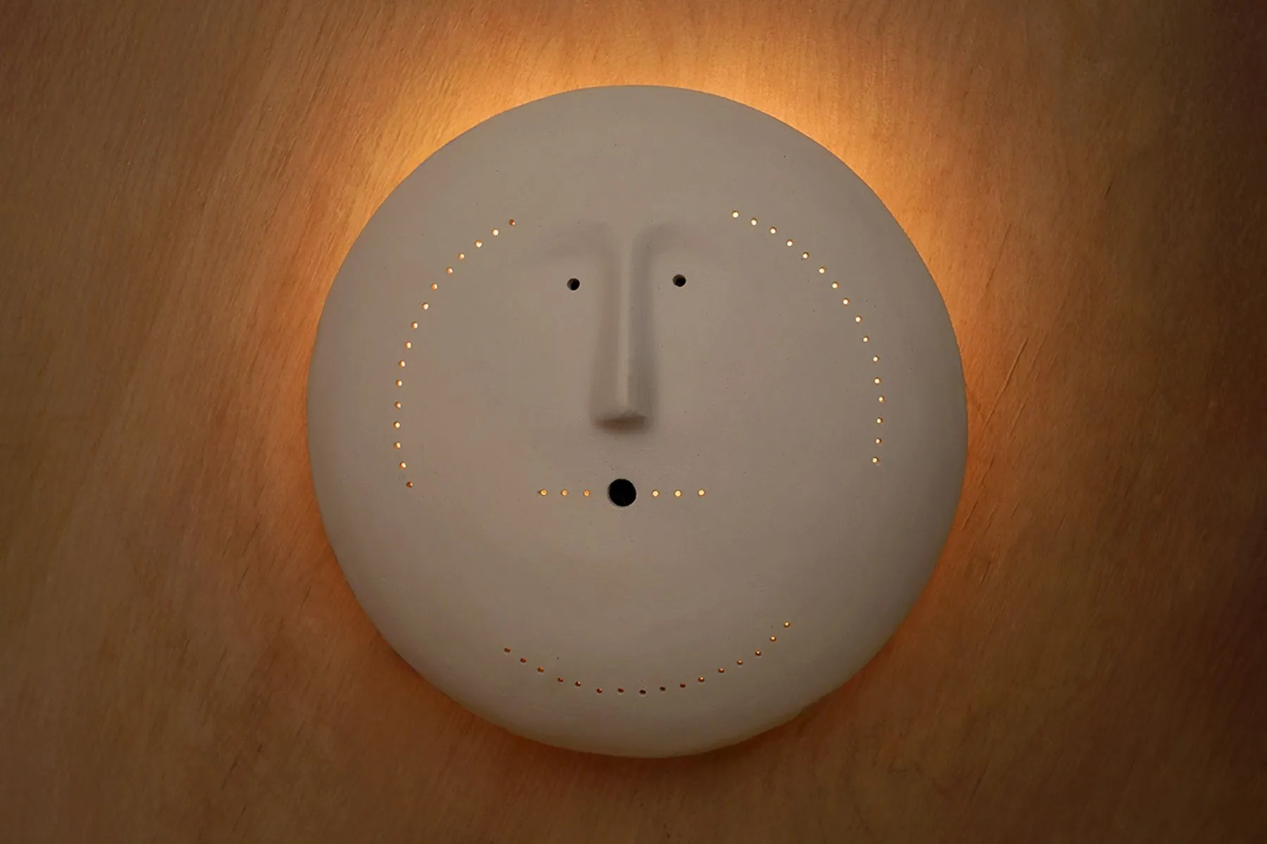 Guiding Wall Light | Claymen Studio | The House Of Things