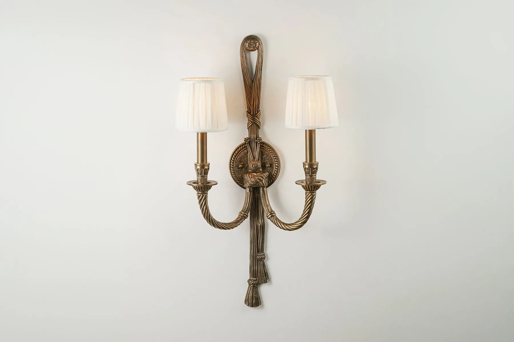 Madeleine Wall Lamp | Quattrefoil | The House of Things