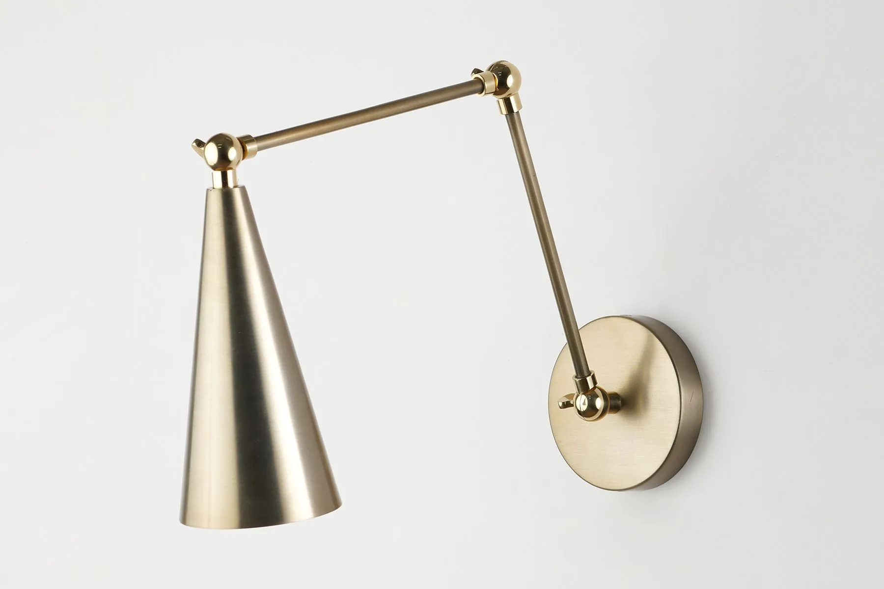 Troy Wall Lamp | Quattrefoil | The House of Things
