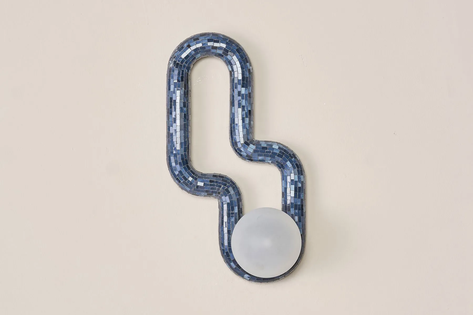 Reva Single Loop Wall Lamp | Yaahvi By Nikita Bansal | The House of Things