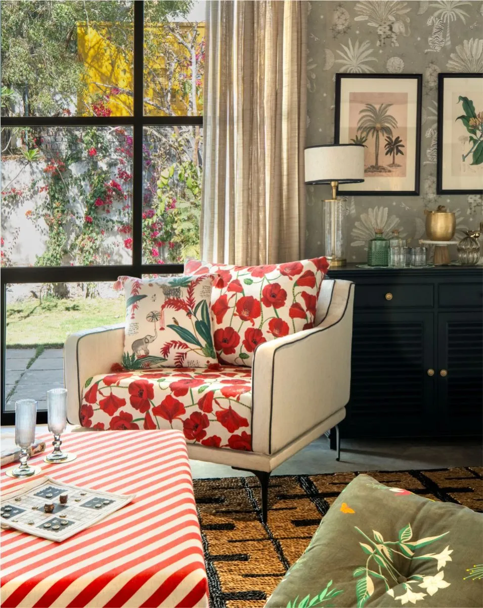 Field Lounge Chair