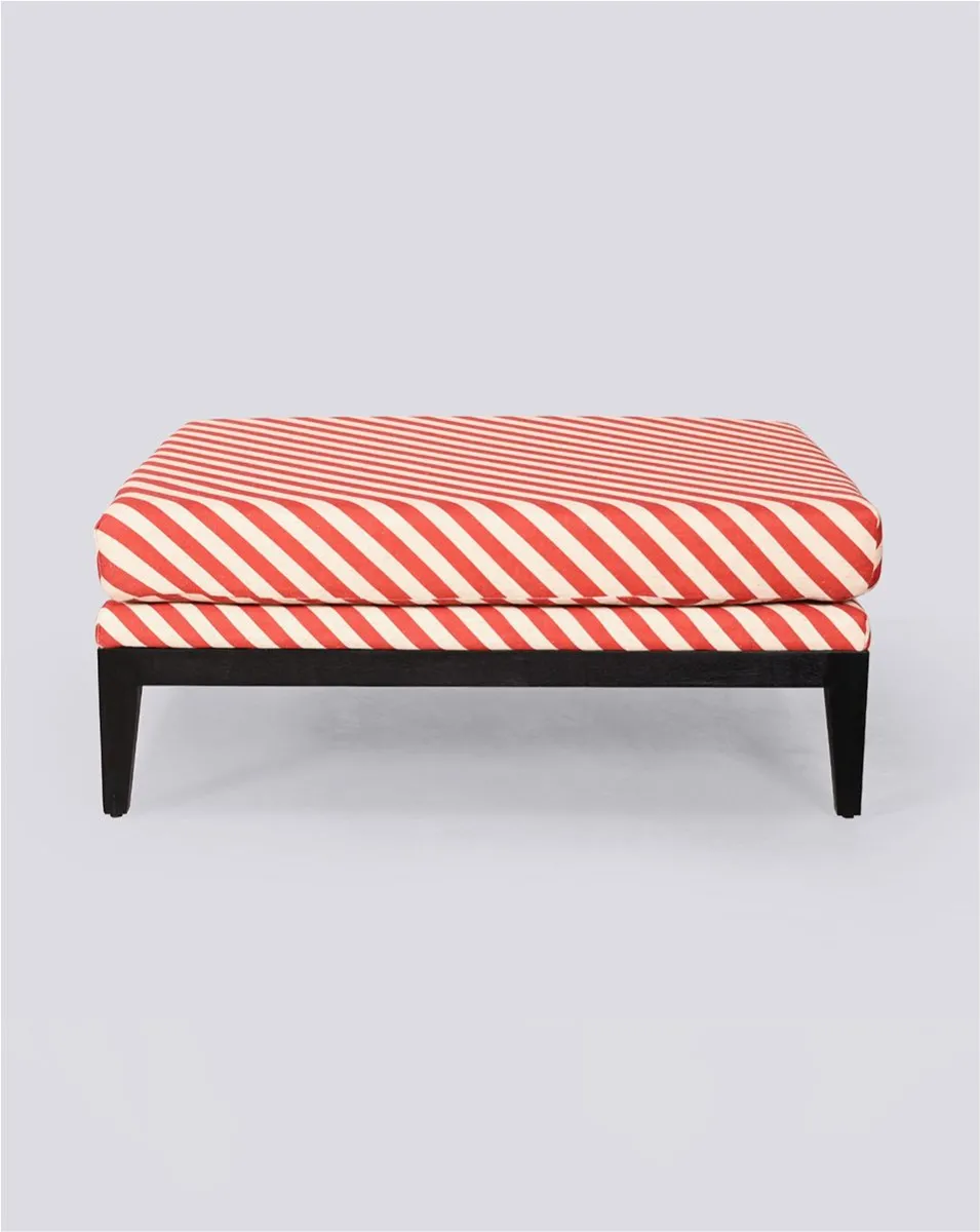 Ele Grove Pouf