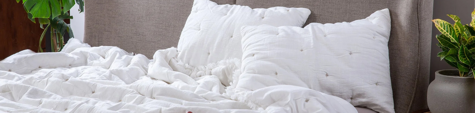 Aplito: Luxe Bed Set | Bed Sheet Covers - The House of Things